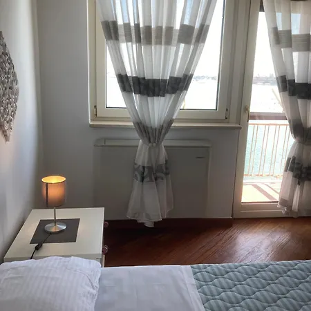 Bed and breakfast Mar Piccolo Via Galeso *
